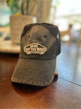 Vans off the wall Black Washed Trucker Hat with White Patch Logo
